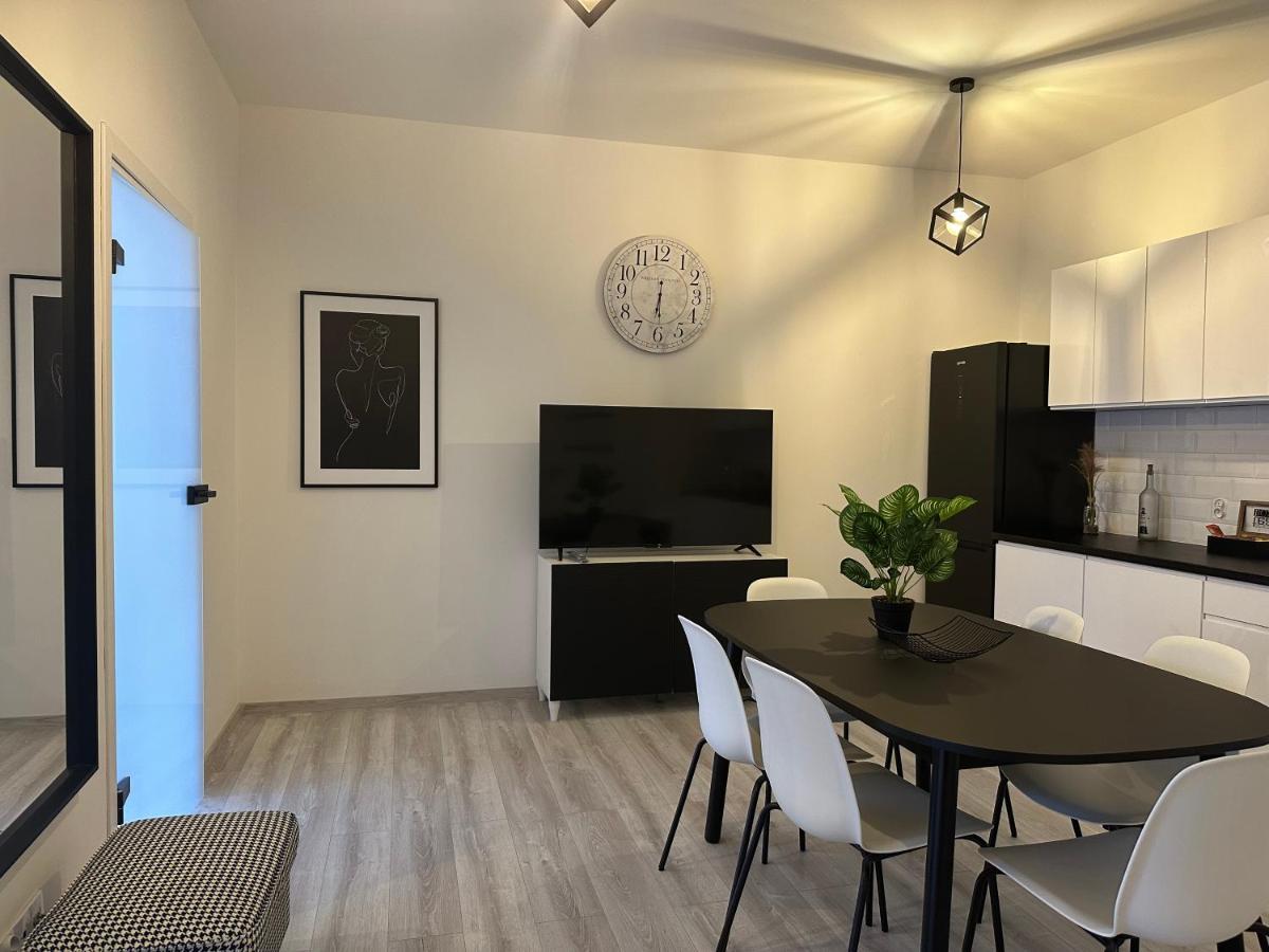 Apartamenty Przy Deptaku 슈비노우이스쳬 외부 사진