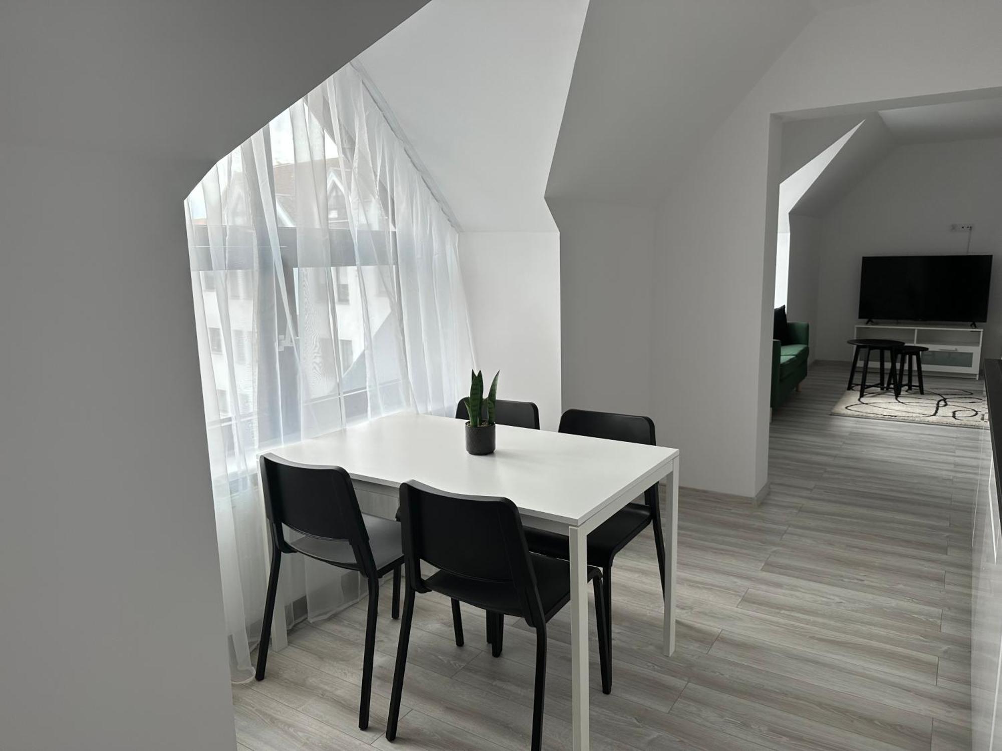 Apartamenty Przy Deptaku 슈비노우이스쳬 외부 사진