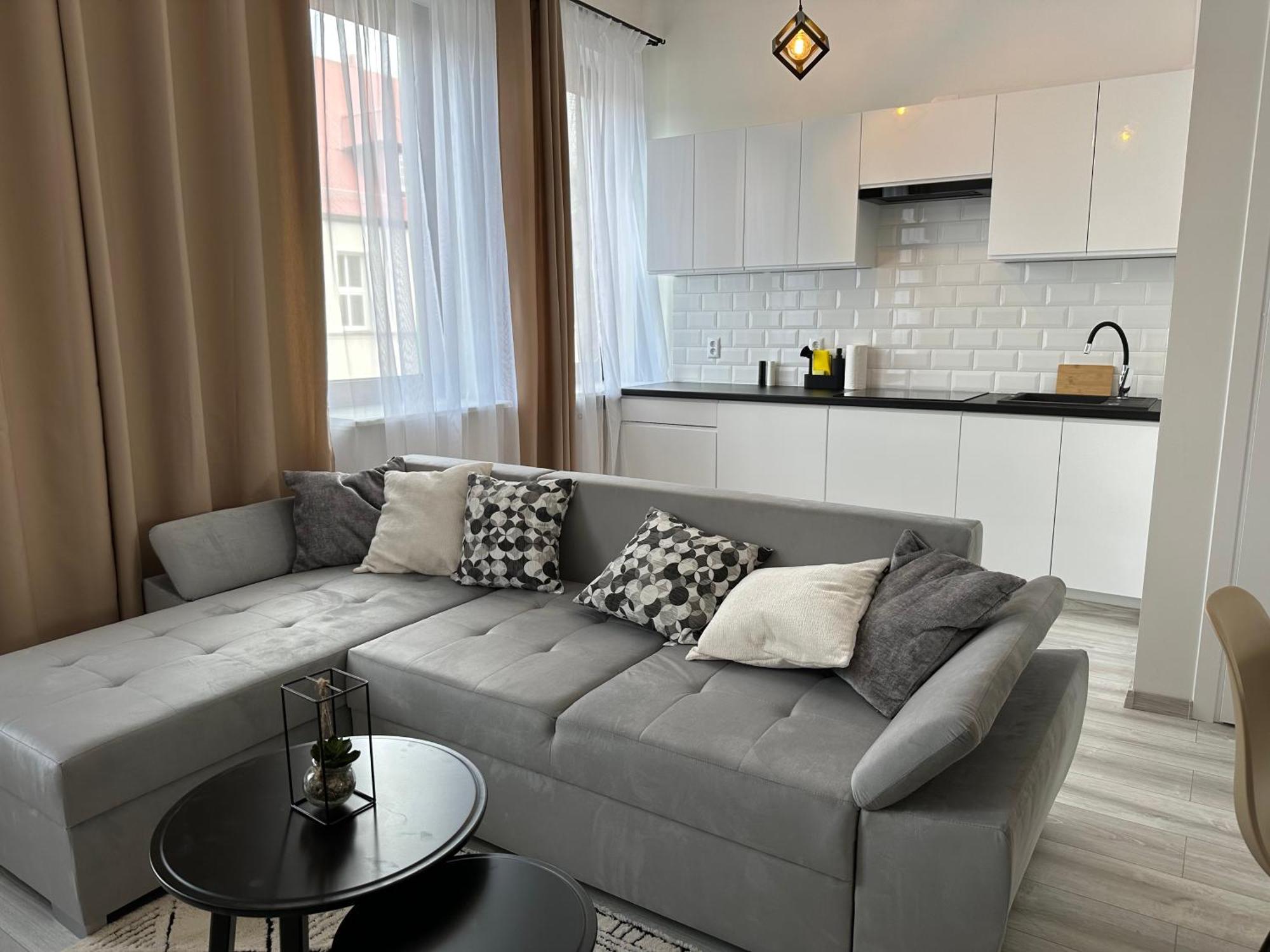 Apartamenty Przy Deptaku 슈비노우이스쳬 외부 사진