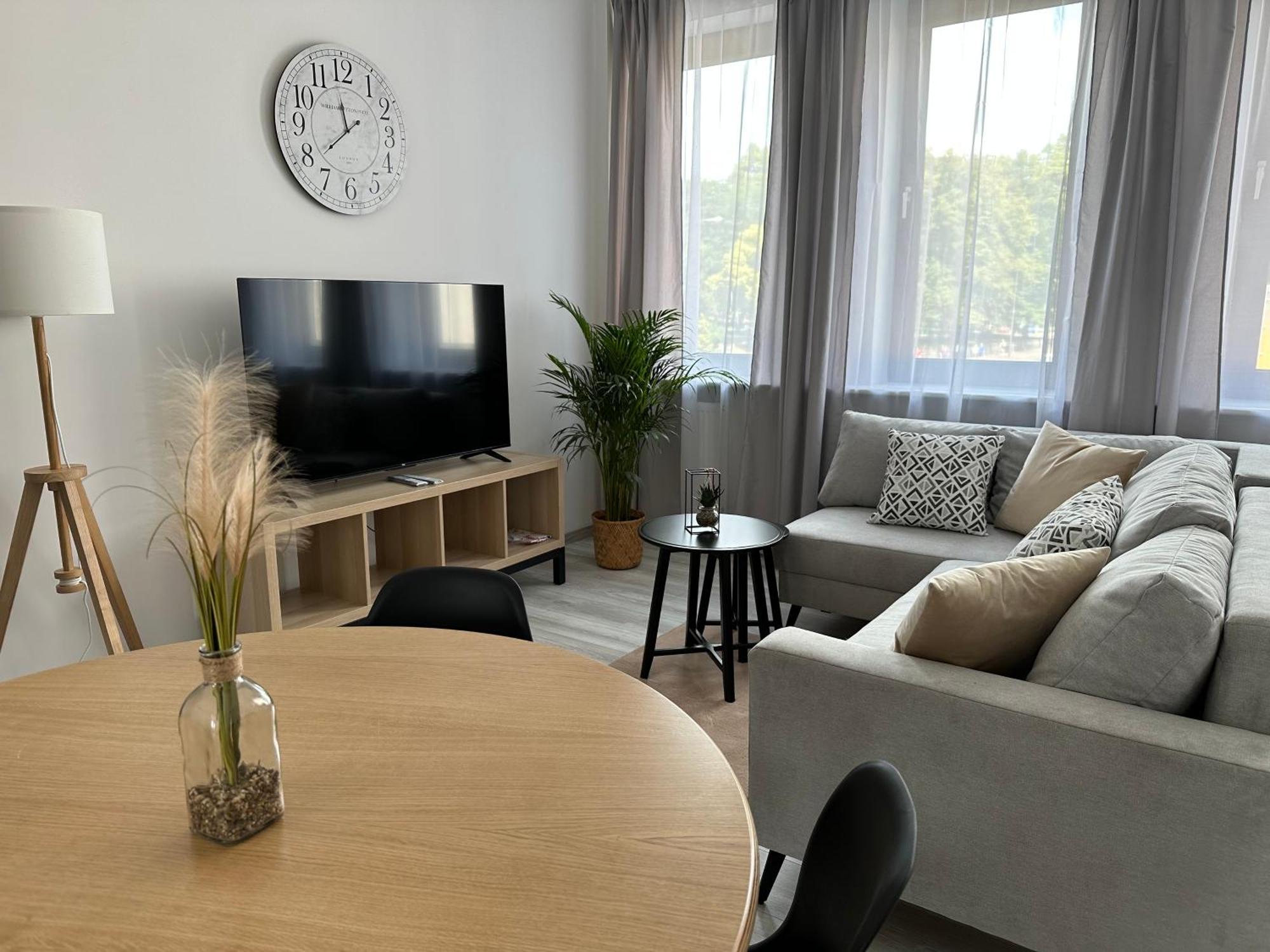 Apartamenty Przy Deptaku 슈비노우이스쳬 외부 사진